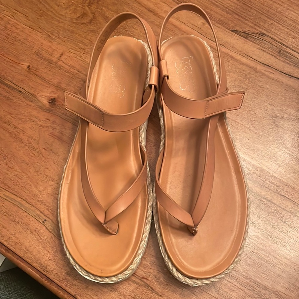 Franco Sarto tan sandals 8.5 excellent condition